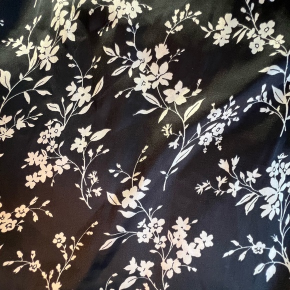 Zara brand new midi black and white floral skirt - Picture 6 of 7